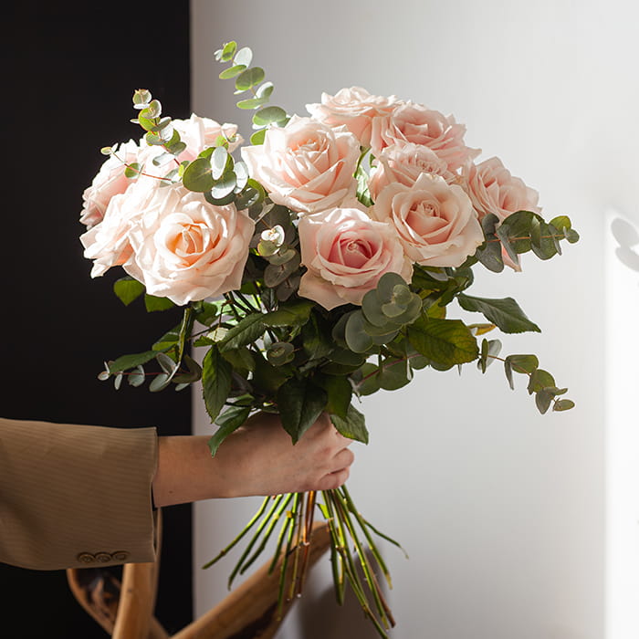 Échoppe Végétale _ Artisan fleuriste_ Messein en Lorraine _ Composition, fleurs et plantes _ Bouquet de roses roses